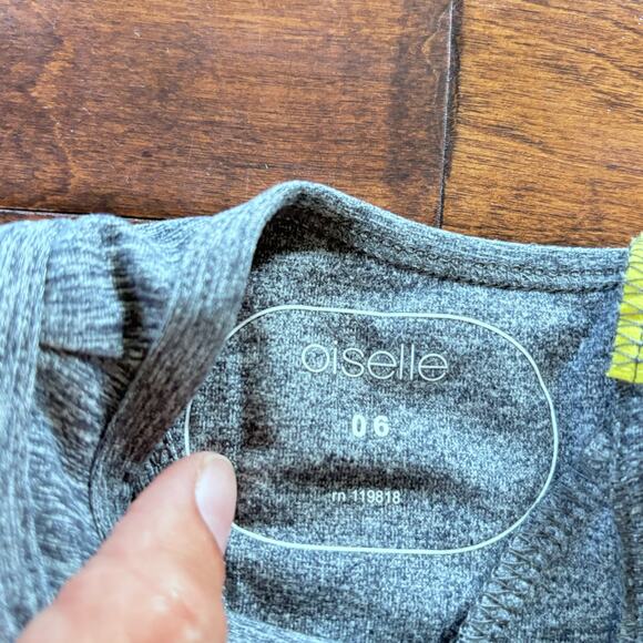 Oiselle Women's Size 6 O'Snap Racer Back Tank Top Gray Athletic Shirt Keyhole - Picture 7 of 8
